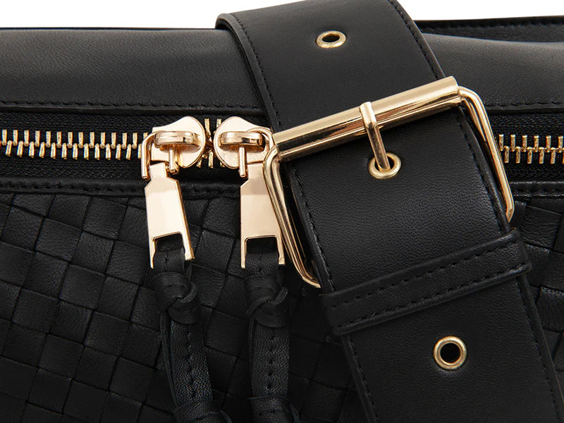 La Banane Tchikita en cuir agneau noir tresse sublime