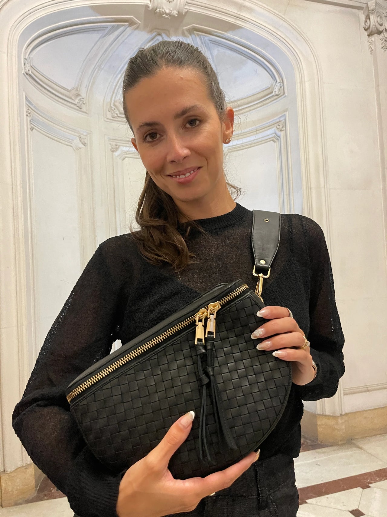 La Banane Tchikita en cuir agneau noir tresse sublime